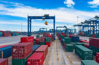 寧波貨運公司將繼續(xù)以更加開放、包容的姿態(tài)，迎接每一個挑戰(zhàn)與機遇