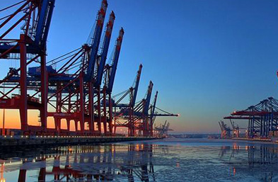 青島貨運代理公司講解集裝箱的注意事項