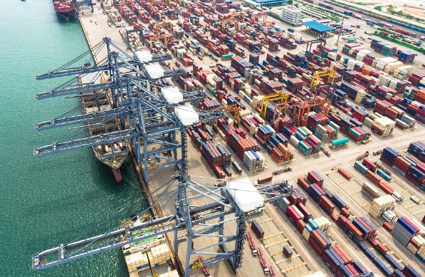 美國海運(yùn)是美國國內(nèi)經(jīng)濟(jì)發(fā)展強(qiáng)大引擎，也是推動(dòng)國際貿(mào)易的重要力量